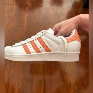 BRAND NEW Women’s Size 7 Adidas Superstar Orange/White Athletic Shoes